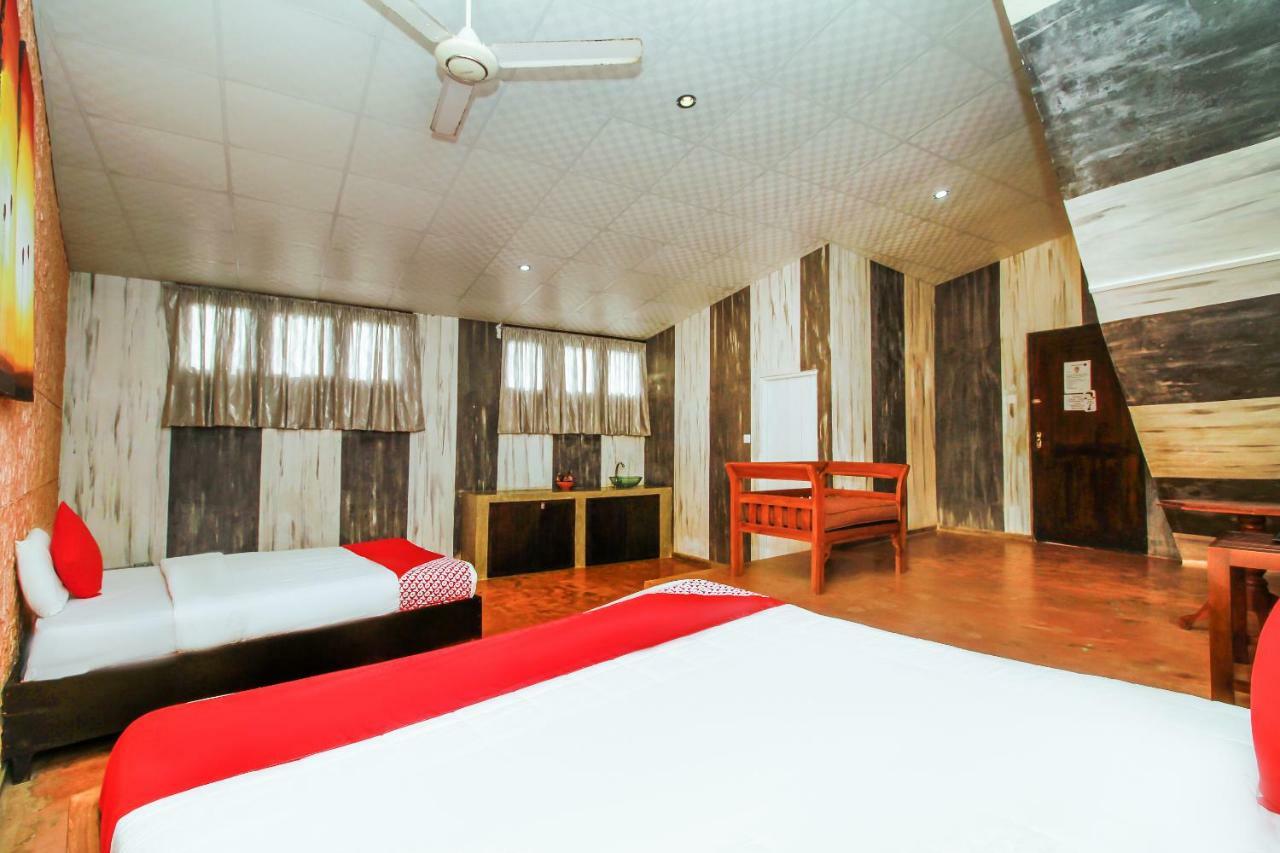 Maple Leaf Hotel Negombo Exterior foto